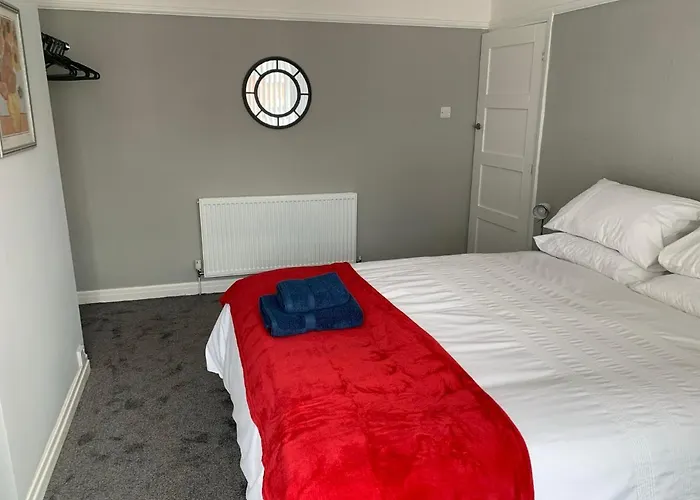 Modern Fully Refurbished 3 Bedroom Home