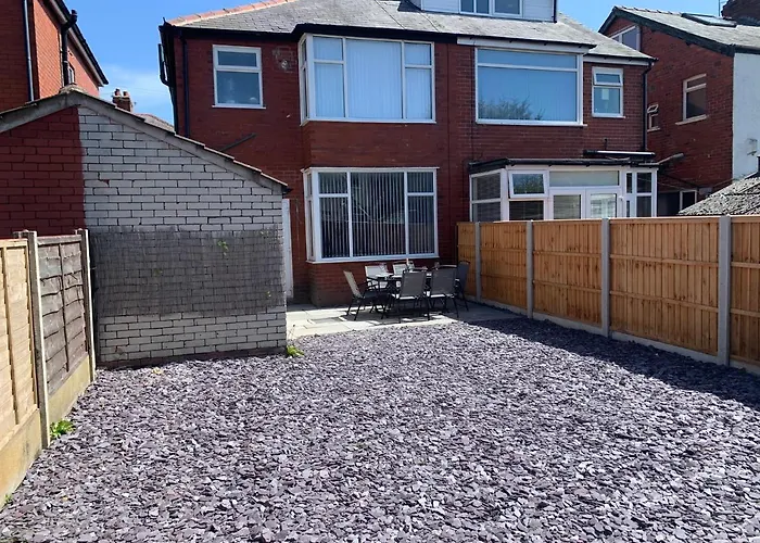 Modern Fully Refurbished 3 Bedroom Home